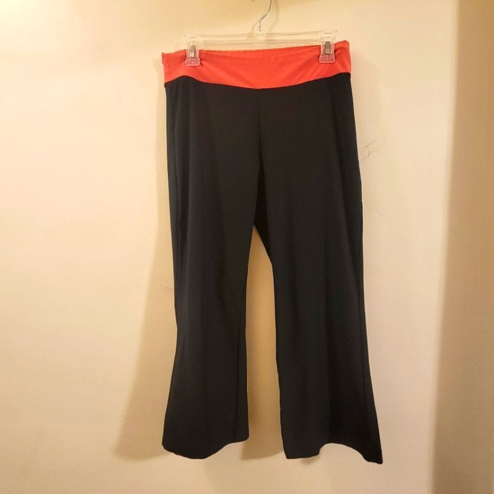 Nike dri-fit size md flare leggings size MD